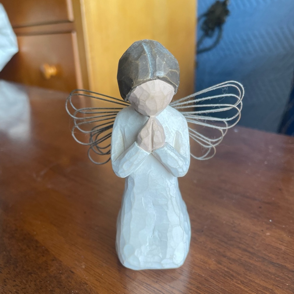 Willow Tree figurine “Angel of Prayer”